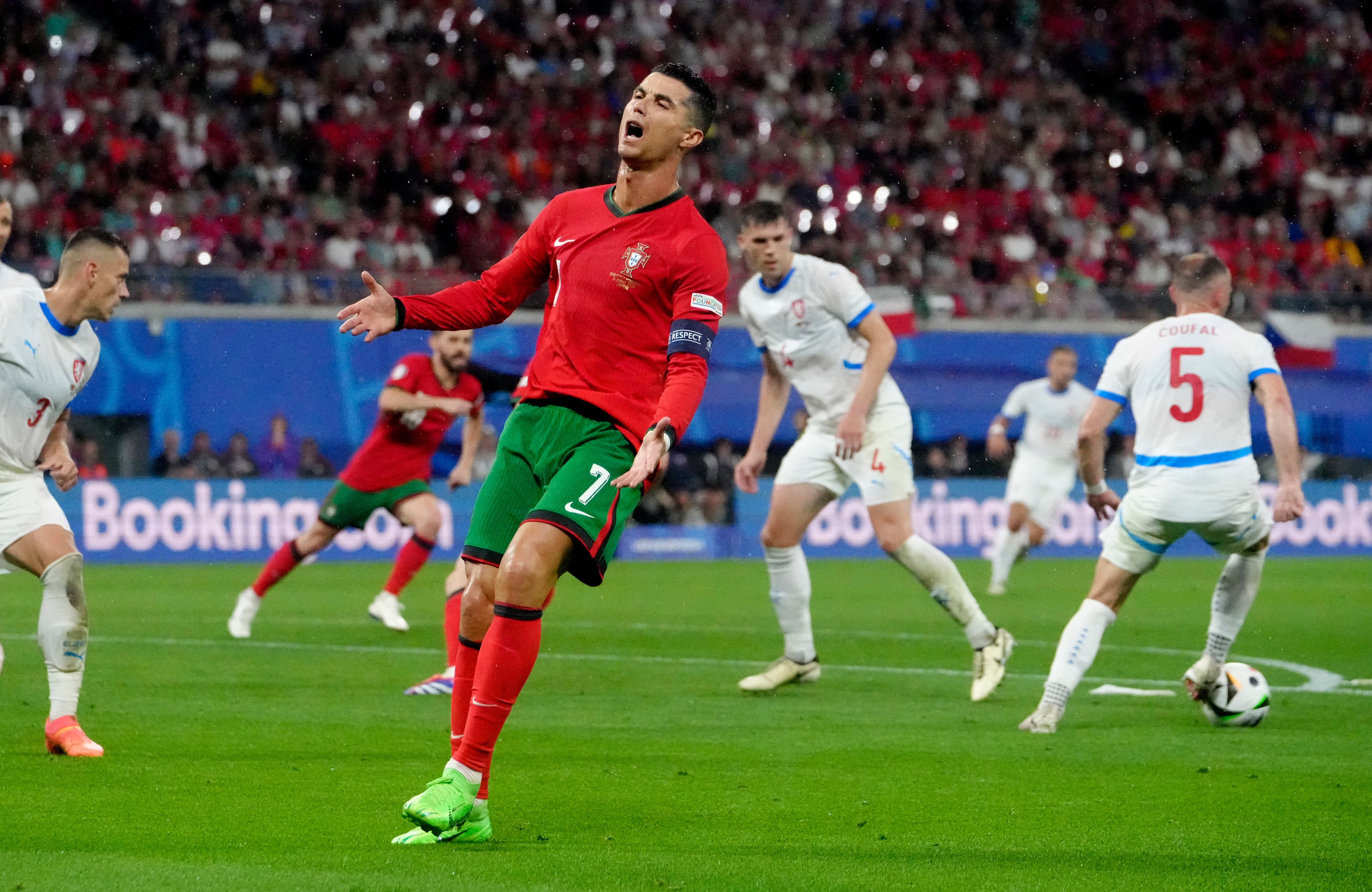 Ronaldo-splittelse etter EM-starten: –⁠ Et geni