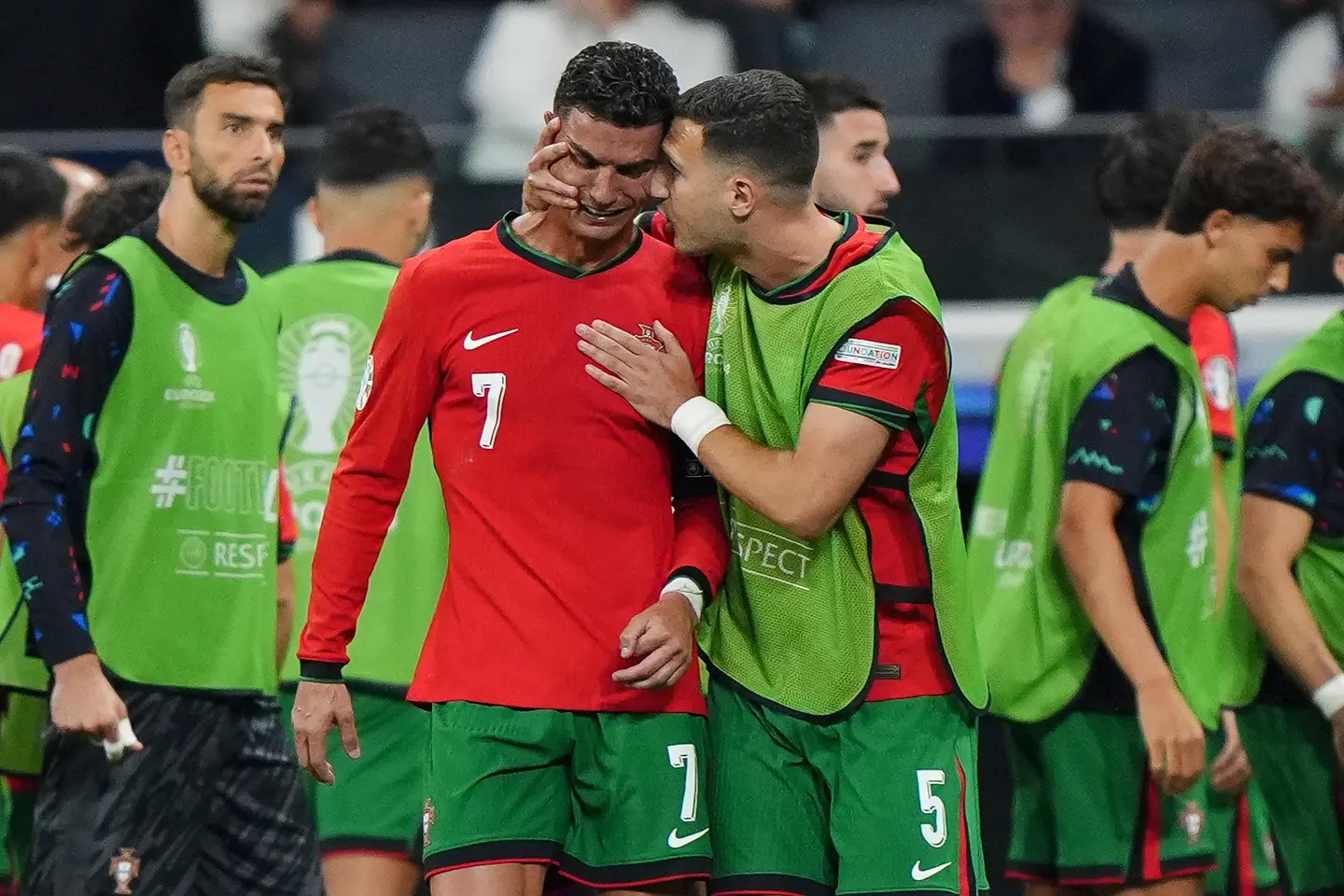 Ronaldo i tårer etter straffebom – Portugal videre på straffespark