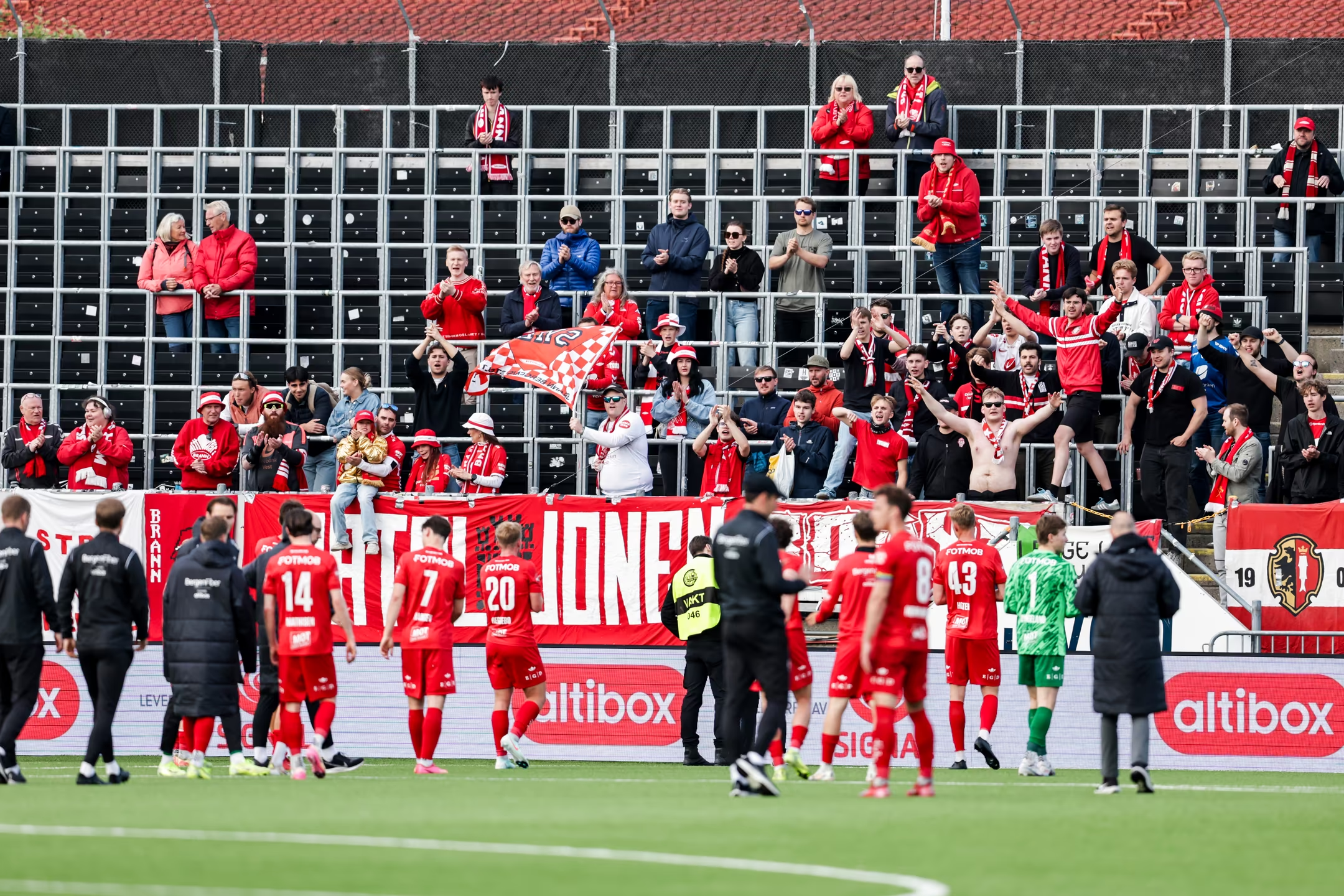 Roper på forsterkninger etter braktap