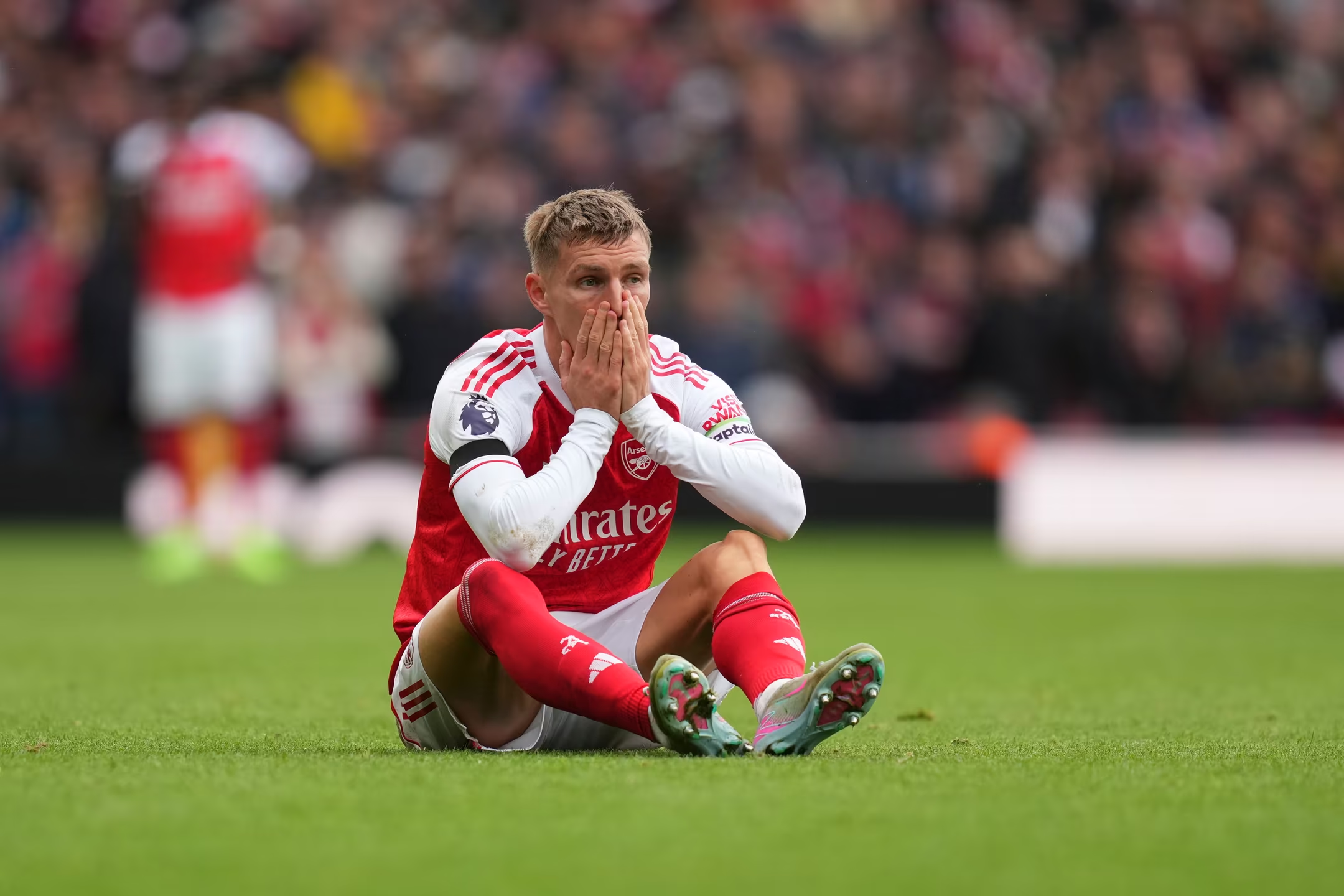 Skadet Ødegaard hyller lagkameratene: –⁠ De er noen beist