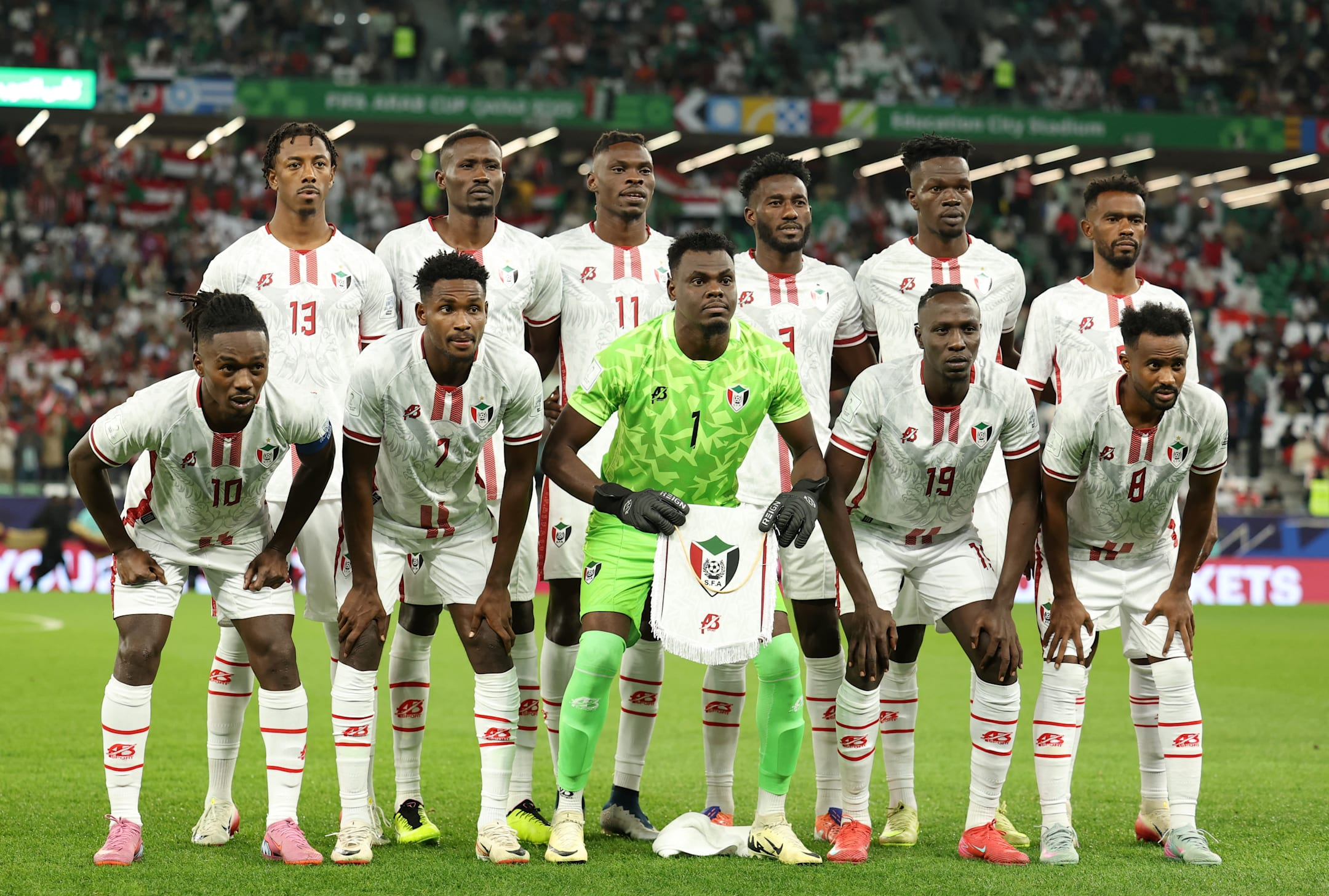 Spiller for landet i krig: –⁠ Fotball kan forandre ting