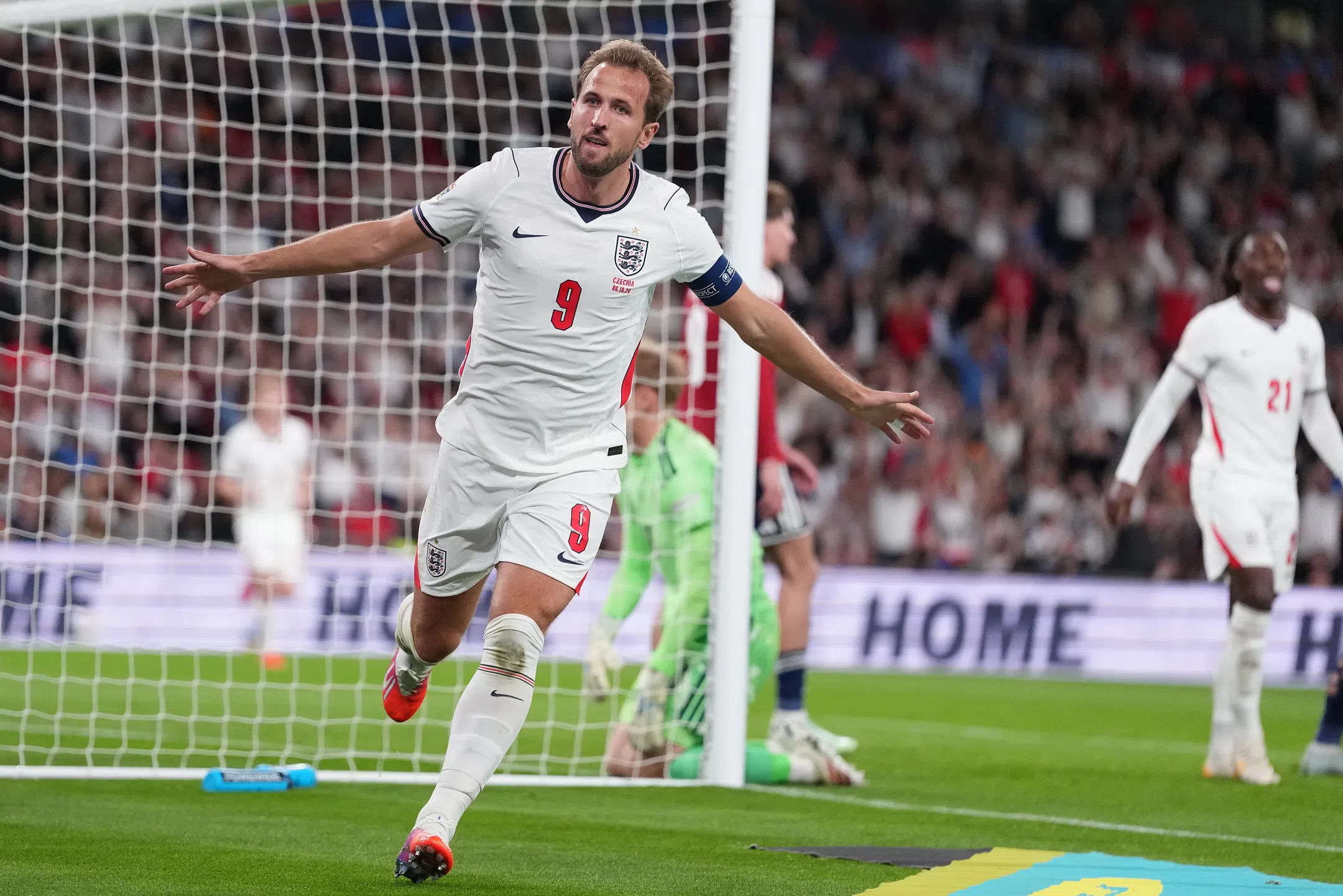 Kane herjet i rekordkampen – Merino vendte til seier for Spania